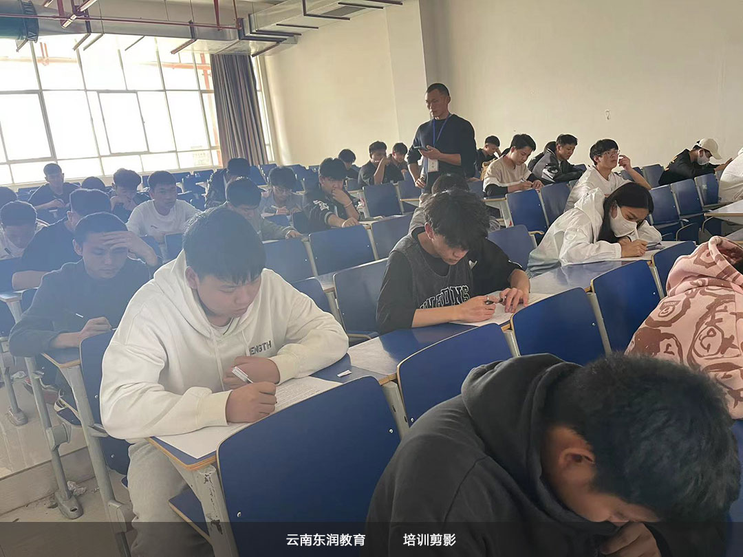 ��У���·ݵ�һ����I�����YԴ���펟��ԇ��Ӗ